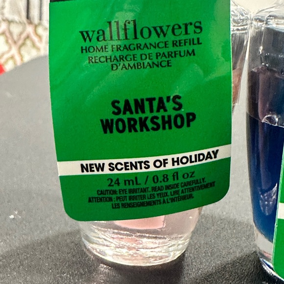 New Bath and Bodyworks Holiday Wallflower Refills Christmas Fragrances X2 - Picture 2 of 3
